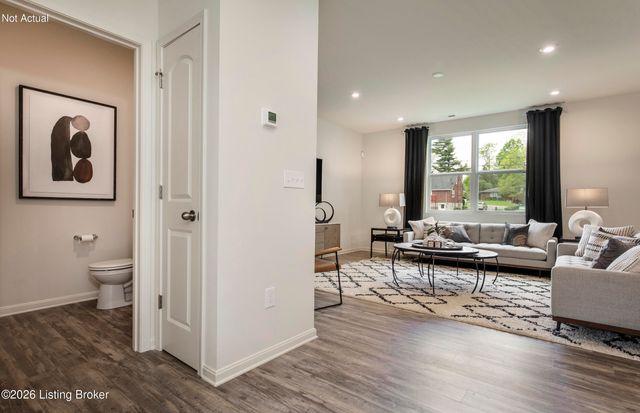 6802 Oak Rock Dr, Louisville, KY 40291