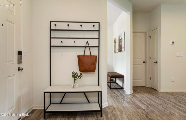 6802 Oak Rock Dr, Louisville, KY 40291