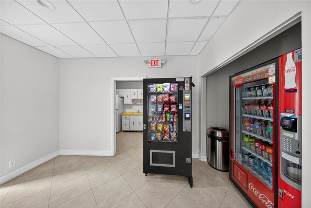 1160 N Federal Highway 522, Fort Lauderdale, FL 33304