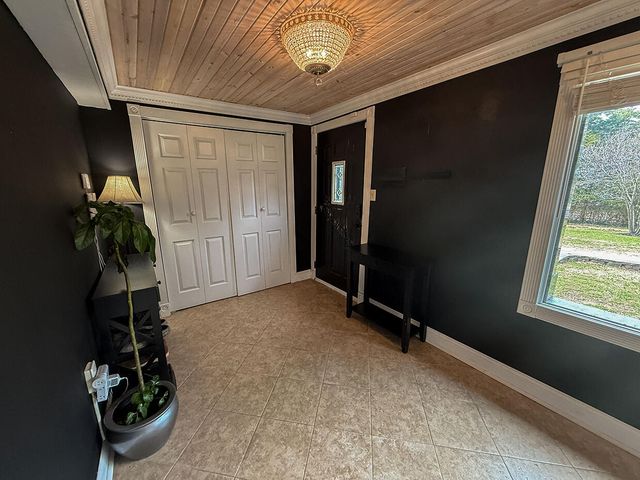 3708 N OAKLAND GRAVEL RD, Columbia, MO 65202