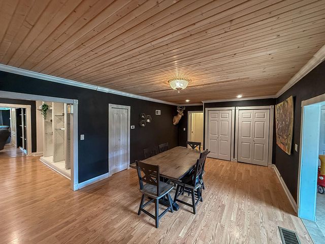 3708 N OAKLAND GRAVEL RD, Columbia, MO 65202