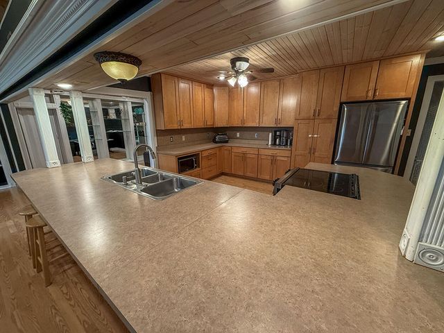 3708 N OAKLAND GRAVEL RD, Columbia, MO 65202