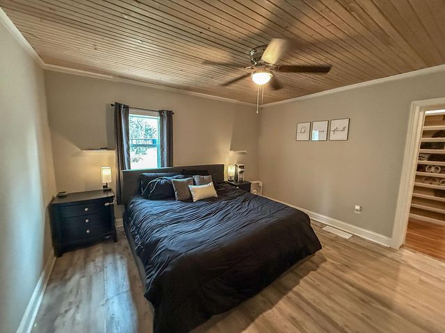 3708 N OAKLAND GRAVEL RD, Columbia, MO 65202