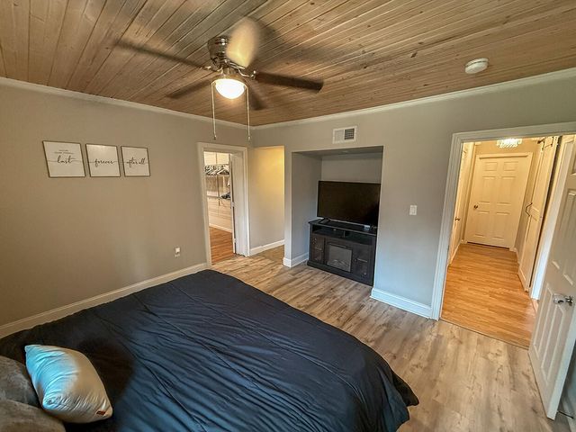 3708 N OAKLAND GRAVEL RD, Columbia, MO 65202