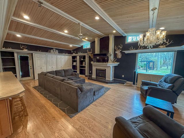 3708 N OAKLAND GRAVEL RD, Columbia, MO 65202