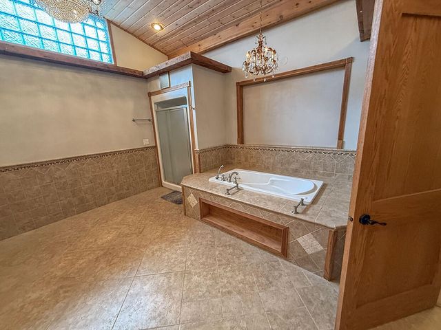 3708 N OAKLAND GRAVEL RD, Columbia, MO 65202