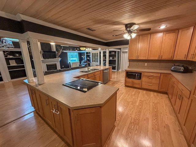 3708 N OAKLAND GRAVEL RD, Columbia, MO 65202