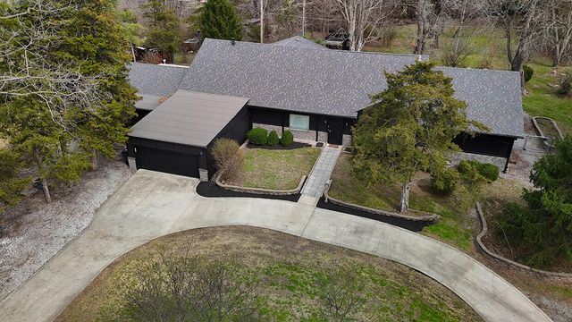 3708 N OAKLAND GRAVEL RD, Columbia, MO 65202