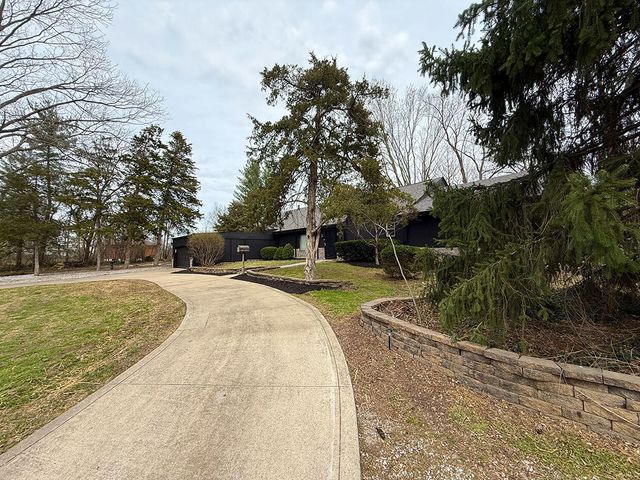 3708 N OAKLAND GRAVEL RD, Columbia, MO 65202