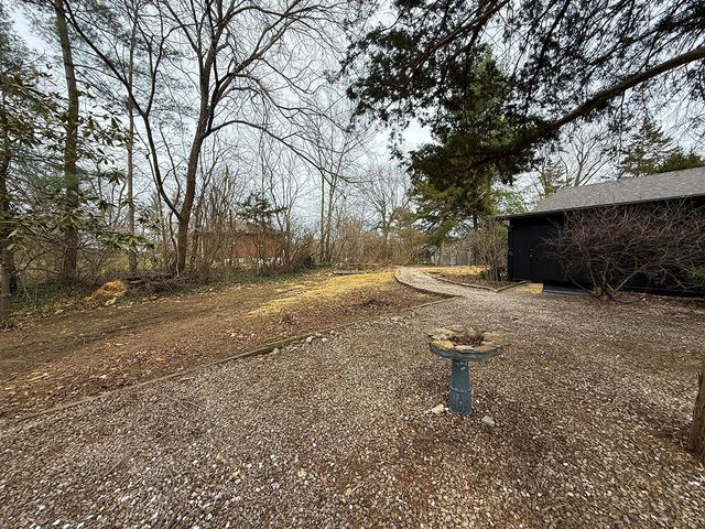 3708 N OAKLAND GRAVEL RD, Columbia, MO 65202