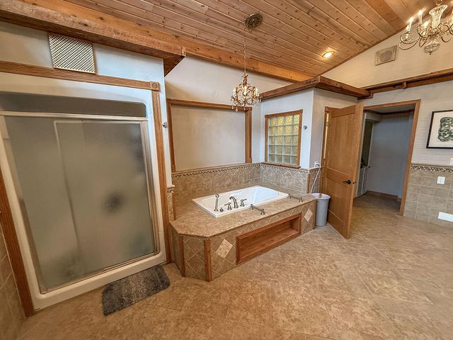 3708 N OAKLAND GRAVEL RD, Columbia, MO 65202