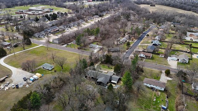 3708 N OAKLAND GRAVEL RD, Columbia, MO 65202