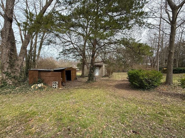 3708 N OAKLAND GRAVEL RD, Columbia, MO 65202