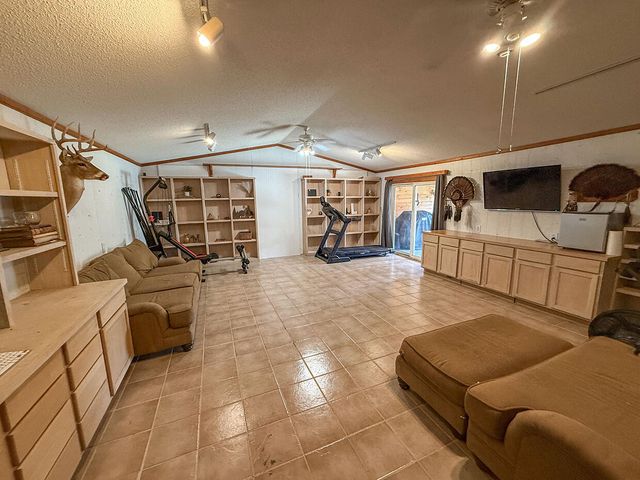 3708 N OAKLAND GRAVEL RD, Columbia, MO 65202