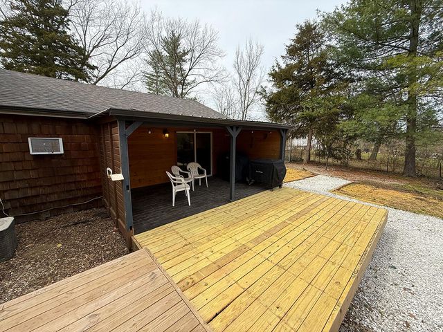 3708 N OAKLAND GRAVEL RD, Columbia, MO 65202