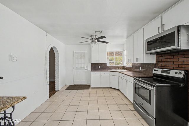 5411 S 14TH Avenue, Phoenix, AZ 85041