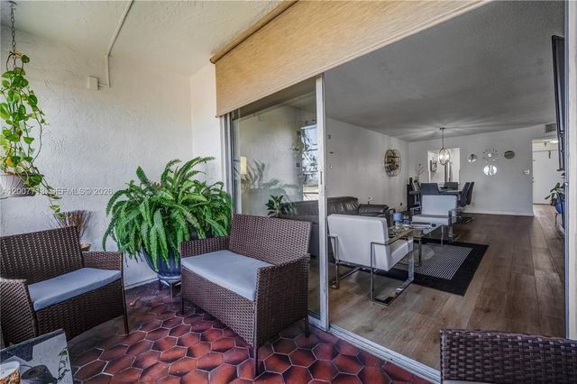 2551 Aragon Blvd 411, Sunrise, FL 33322