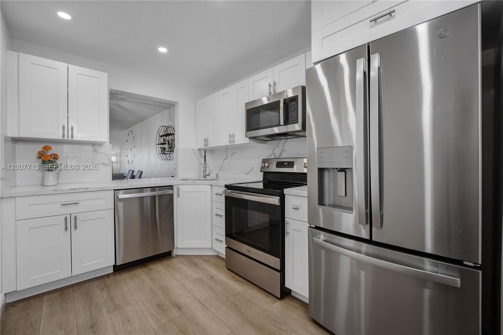 2551 Aragon Blvd 411, Sunrise, FL 33322