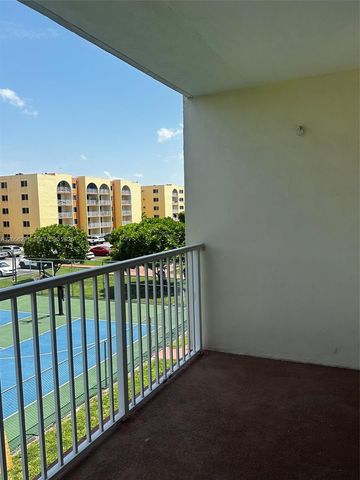 7010 NW 186th St 5-303, Hialeah, FL 33015