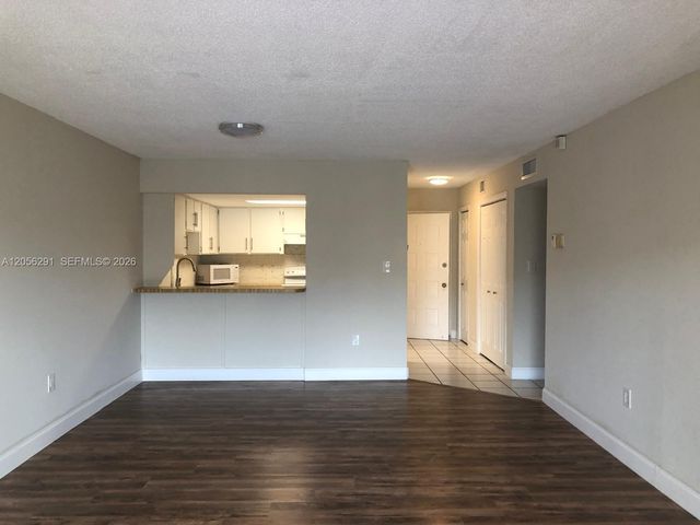 7010 NW 186th St 5-303, Hialeah, FL 33015