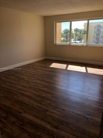 7010 NW 186th St 5-303, Hialeah, FL 33015