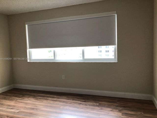 7010 NW 186th St 5-303, Hialeah, FL 33015