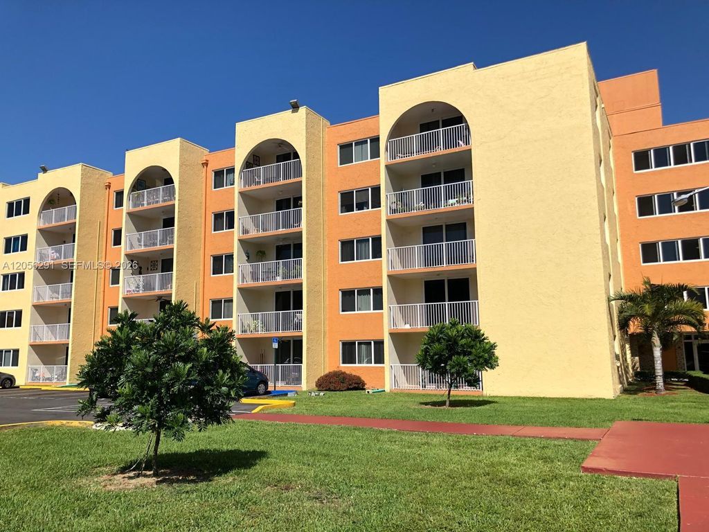 7010 NW 186th St 5-303, Hialeah, FL 33015