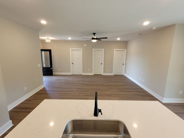 208 Sandalwood Way, Dickson, TN 37055