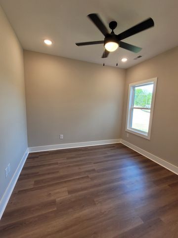 208 Sandalwood Way, Dickson, TN 37055