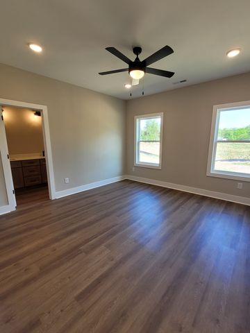 208 Sandalwood Way, Dickson, TN 37055