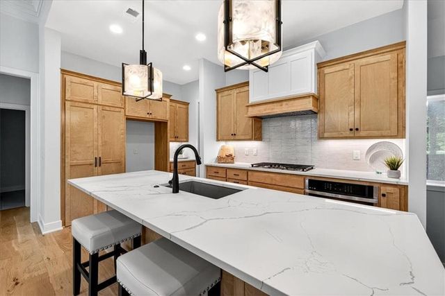 4912 NW 70th Terrace, Kansas City, MO 64151