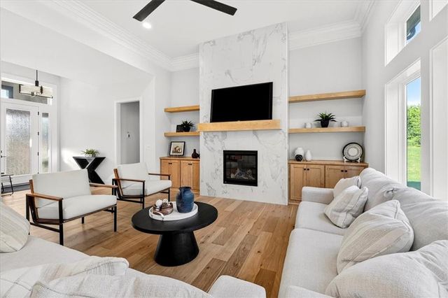 4912 NW 70th Terrace, Kansas City, MO 64151