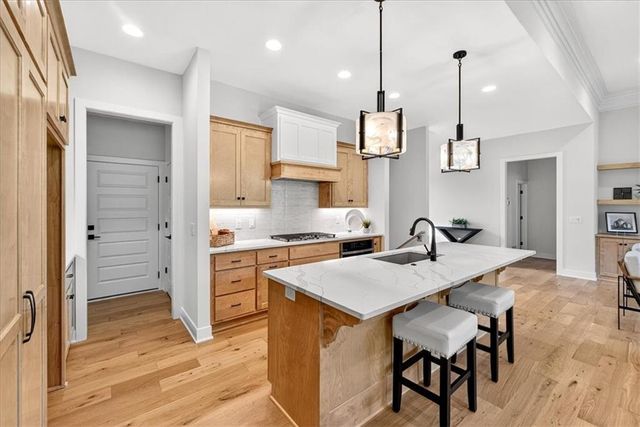 4912 NW 70th Terrace, Kansas City, MO 64151