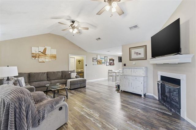 1005 Bee Tree Street, Westlake, LA 70669