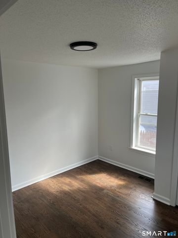 52 Pearl Street, Manchester, CT 06040