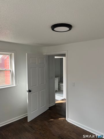 52 Pearl Street, Manchester, CT 06040