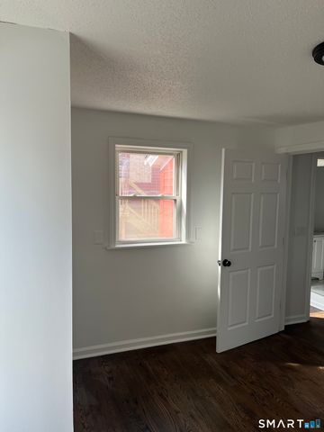 52 Pearl Street, Manchester, CT 06040