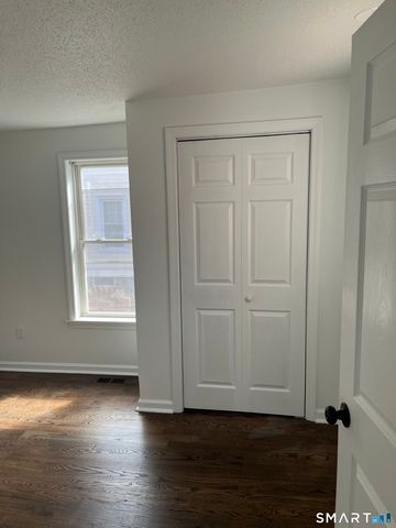 52 Pearl Street, Manchester, CT 06040