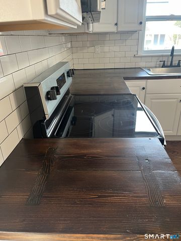 52 Pearl Street, Manchester, CT 06040