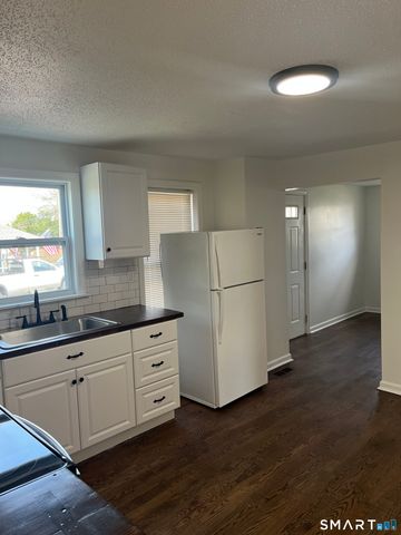 52 Pearl Street, Manchester, CT 06040