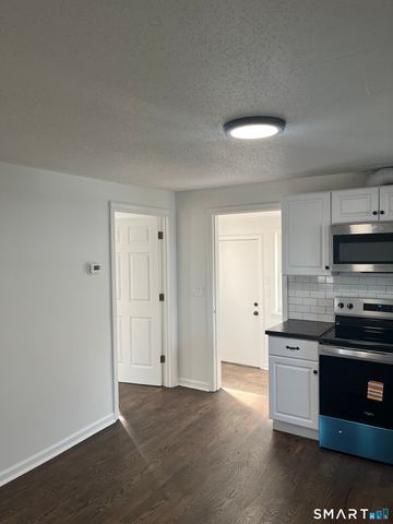 52 Pearl Street, Manchester, CT 06040