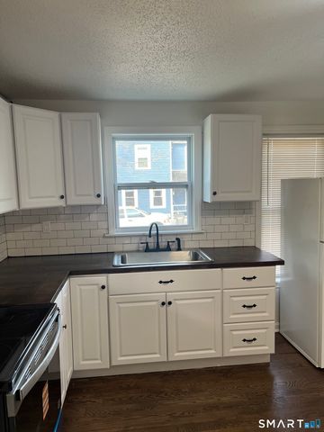 52 Pearl Street, Manchester, CT 06040