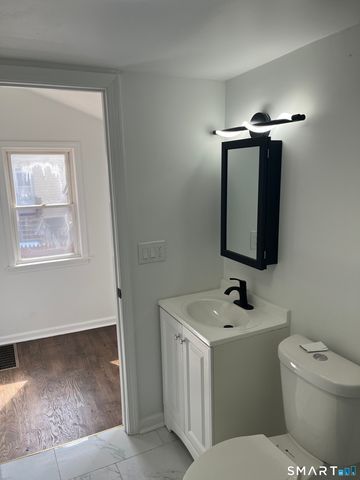 52 Pearl Street, Manchester, CT 06040