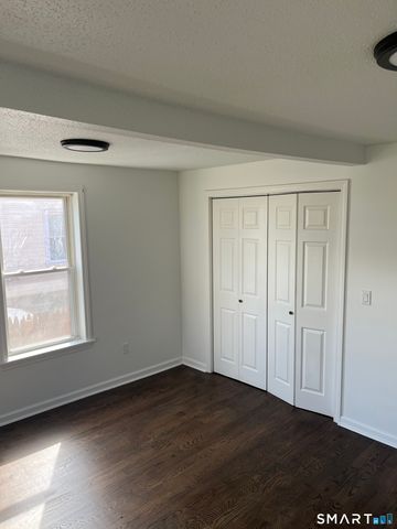 52 Pearl Street, Manchester, CT 06040