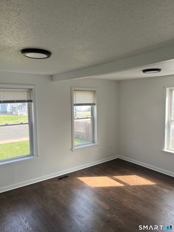 52 Pearl Street, Manchester, CT 06040