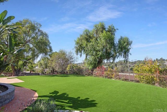 210 S Vine Street, Fallbrook, CA 92028