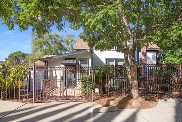 210 S Vine Street, Fallbrook, CA 92028