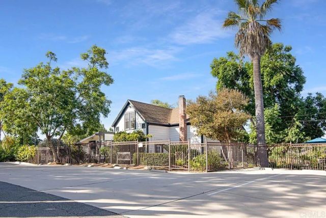 210 S Vine Street, Fallbrook, CA 92028