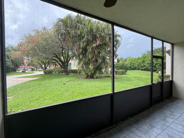 24 LEXINGTON Lane W A, Palm Beach Gardens, FL 33418
