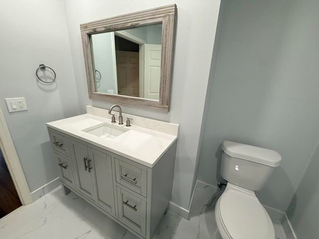24 LEXINGTON Lane W A, Palm Beach Gardens, FL 33418